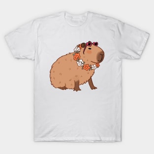 This cute capybara is ready to have fun in the sun T-Shirt